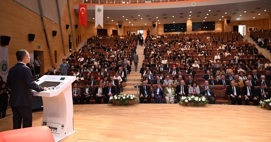 KOÜ'de hukuk ve sektörler buluştu