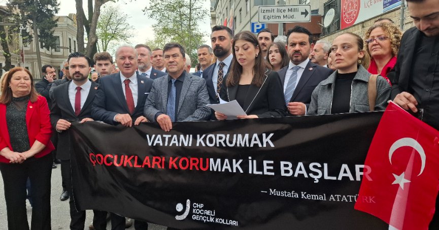 CHP'liler siyah pankartla milli eğitime yürüdü