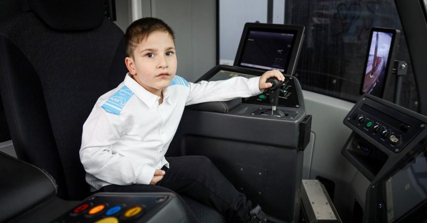 Otizmli Muhammet Enes’in Vatman hayali gerçek oldu