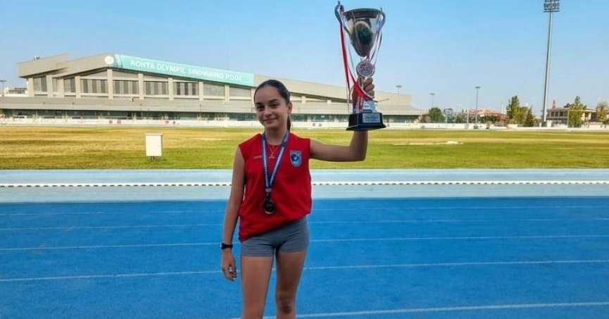 Alya Gül Keskin atletizmde büyük başarıya imza attı