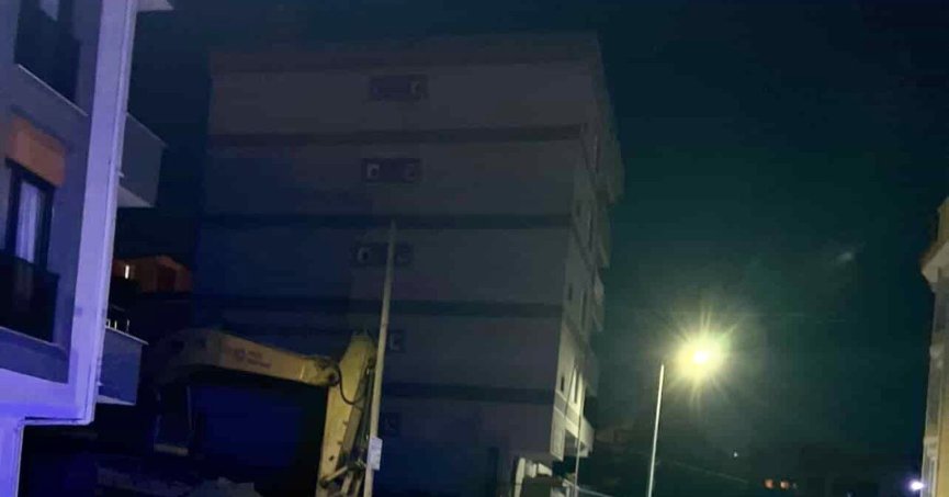 Ölümle burun buruna: 5 katlı bina tahliye edildi
