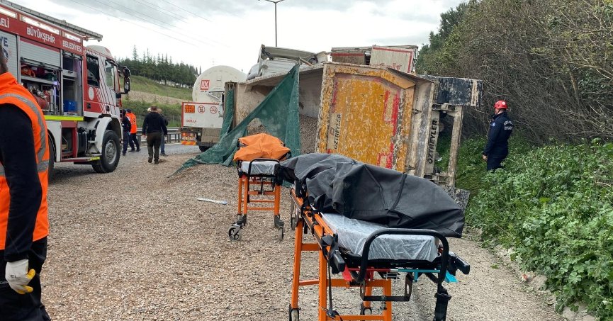 Kocaeli’de LPG tankeri ve tırların karıştığı feci kaza: 2 Ölü