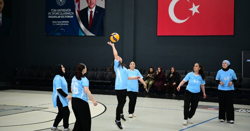 Çayırova'nın sultanları sahaya çıktı
