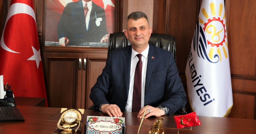 Başkan Sezer emekçileri kutladı