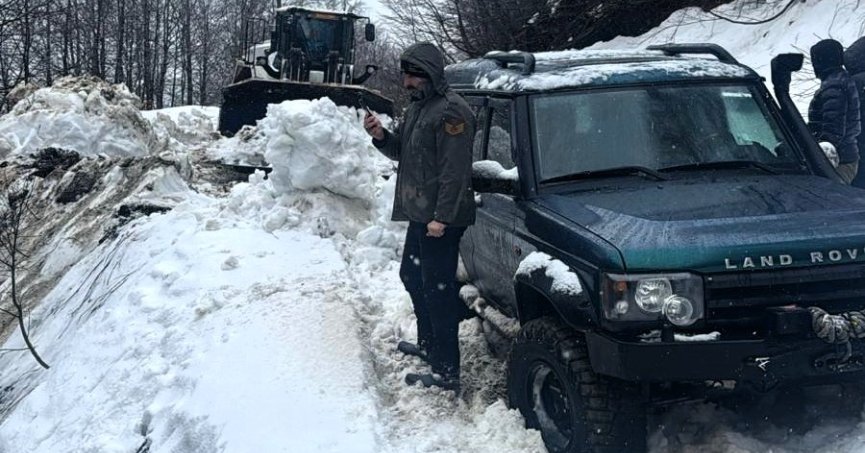 Yaylada mahsur kalan vatandaşlar ekiplerce kurtarıldı