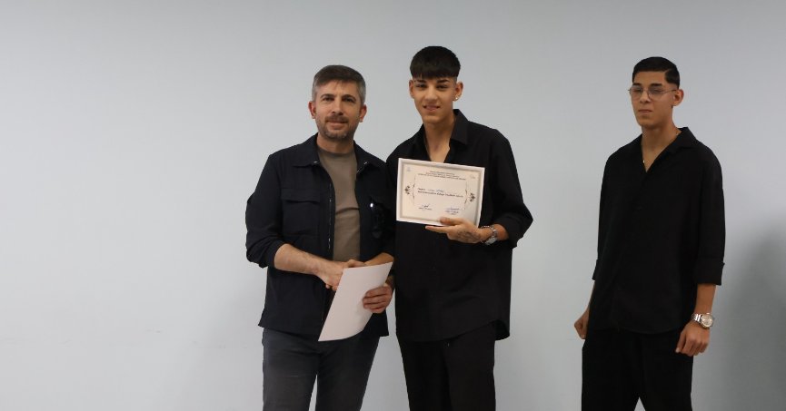 Beyaz Kalpler, mezunlarını mesleğe uğurladı