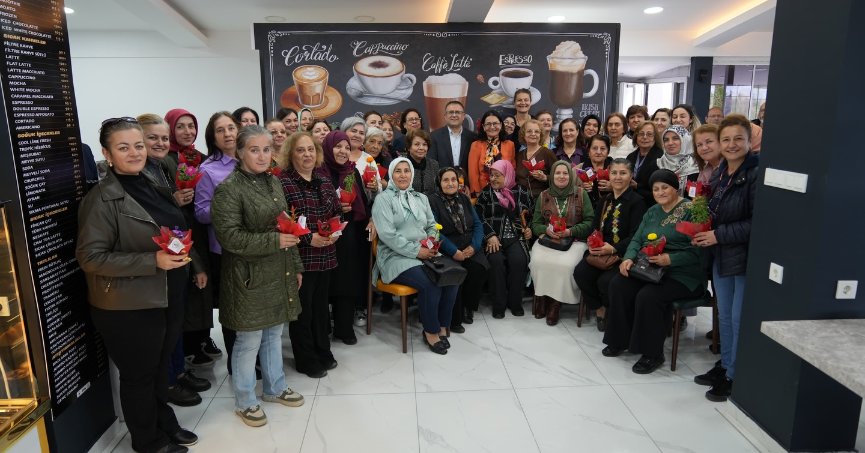 Derince'de Anneler Günü öncesi anlamlı buluşma