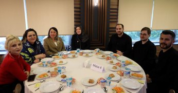 Kütüphane emekçileri aynı sofrada buluştu