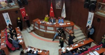 İzmit Meclisi’nde bütçe gerilimi