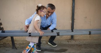 Minik Lina'ya Gonca kucak açtı