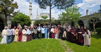 Bu proje hem okutuyor, hem gezdiriyor