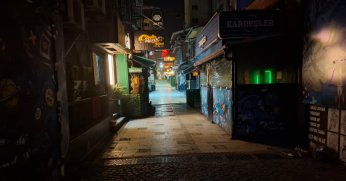 Barlar Sokağı’nın yüzüne bakan yok