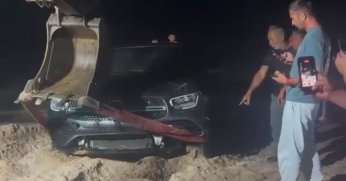 Kandıra'da kontrolden çıkan otomobil denize uçtu 