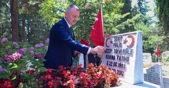 Büyükakın’dan 15 Temmuz şehitlerine vefa