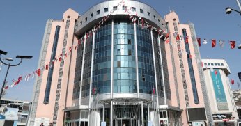 İzmit Belediyesi’nde Kartlar Yeniden Karılıyor