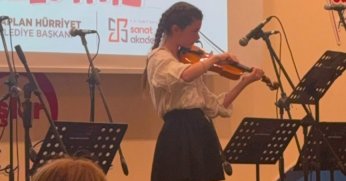 İzmit Belediyesi Sanat Akademisi öğrencilerinden çifte başarı