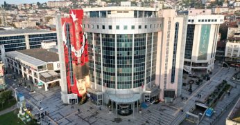 İzmit Belediyesinde iki yeni başkan yardımcısı göreve başladı