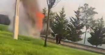Kocaeli'de belediye otobüsü alev alev yandı