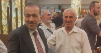 Şahin Talus, Vefa Gecesi’ne bastonla katıldı
