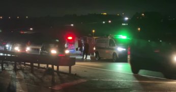  Bariyerlere çarpan motosikletli hayatını kaybetti