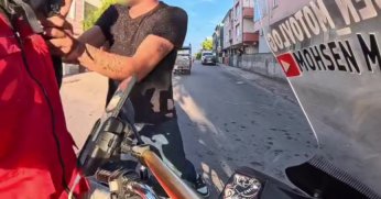 Seni gebertirim dedi, motokuryeye saldırdı