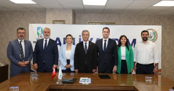 İzmit Belediyesi ile Kocaeli Barosu Adli Yardım Protokolünü yeniledi