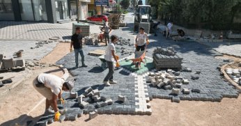 İzmit Belediyesi Yenişehir’de SEDAŞ sonrası zarar gören yolları yeniledi 