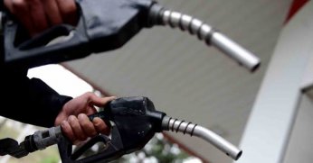 Benzine zam geldi 