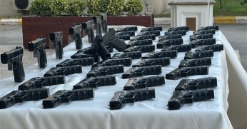 Silah sevkiyatı yapacaktı, 100 tabancayla yakalandı