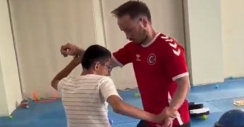 Körfez’in özel sporcularından engel tanımayan zafer pozu