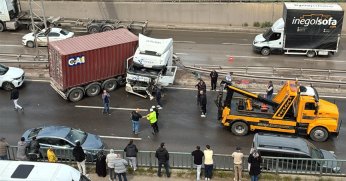 Derince’de tır kazası: Yol saatlerce kapandı
