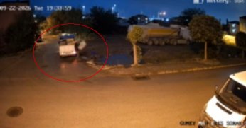 Atık bıraktılar. Kamerayı görünce geri topladılar 