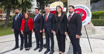CHP İzmit’ten 23 Nisan’da buruk kutlama