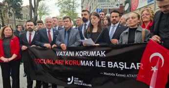 CHP'liler siyah pankartla milli eğitime yürüdü