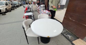 Sandalyelerini çalan hırsıza bakın nasıl sitem etti