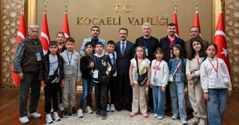 Erzurumlu minik öğrencilerden Vali Aktaş’a ziyaret