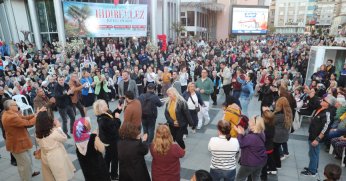 İzmit’te Hıdırellez Şenliği coşkuyla başladı 