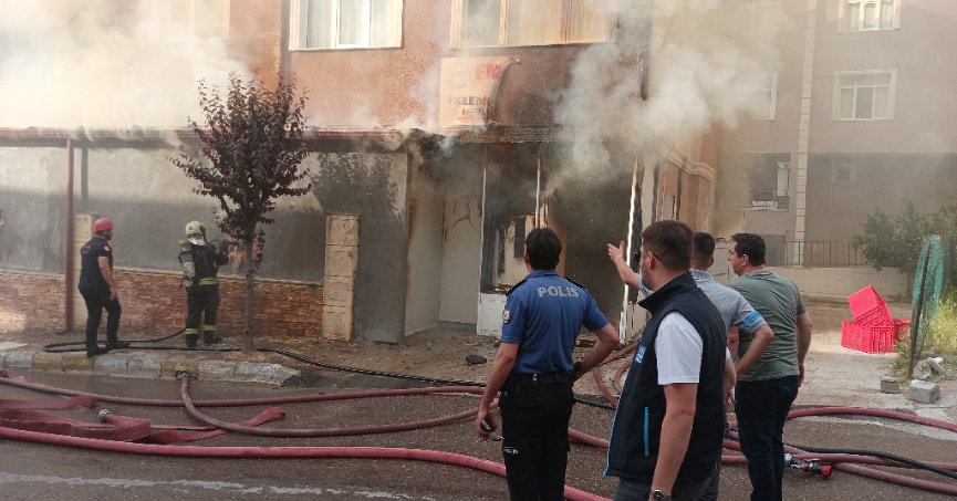 Yumurtacıdaki Yangına Demir Yumruk