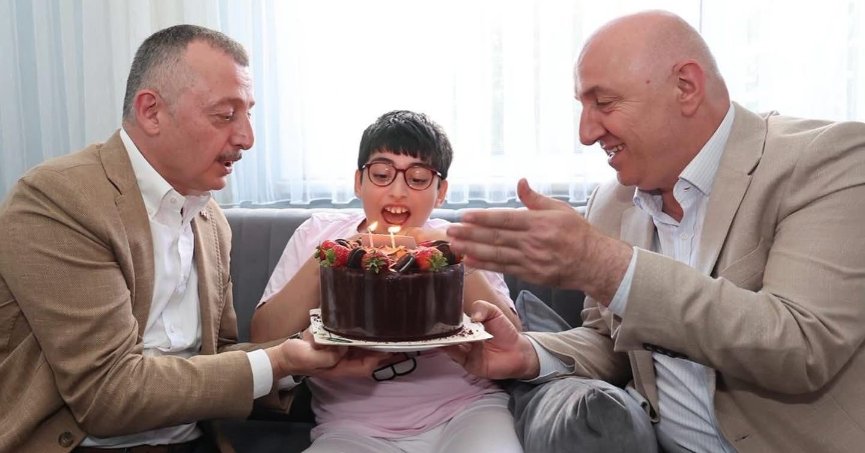 Büyükakın'dan Minik Zeynep'e Doğum Günü Sürprizi