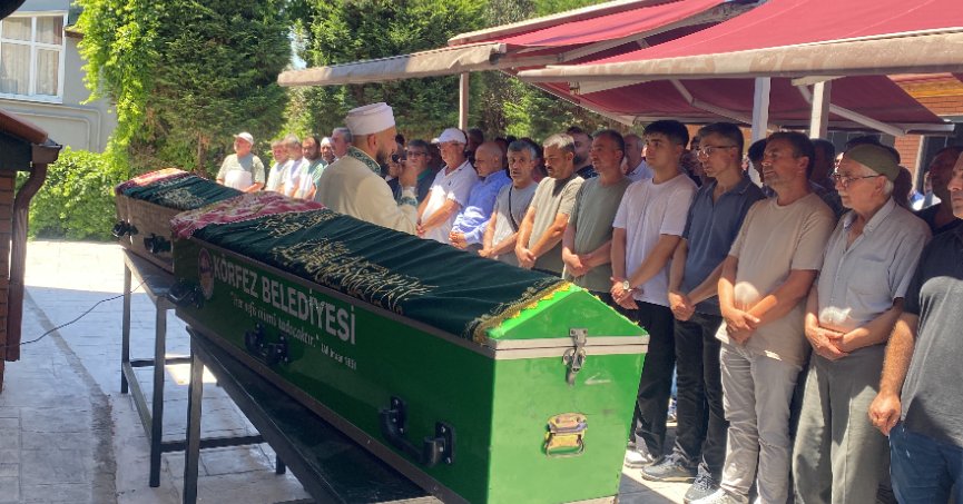 Tatil Yolunda Can Veren Anne ve Kızı Toprağa Verildi