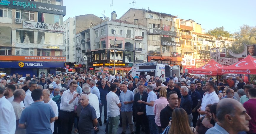 İzmit Belediyesi önünde eylem ikinci günde de sürüyor