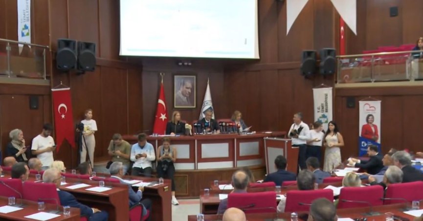 İzmit Belediyesi’nde komisyonlar yeniden seçildi 