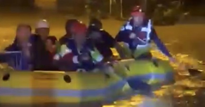 Kocaeli'de kimi botla, kimi sırtlarda kurtarıldı